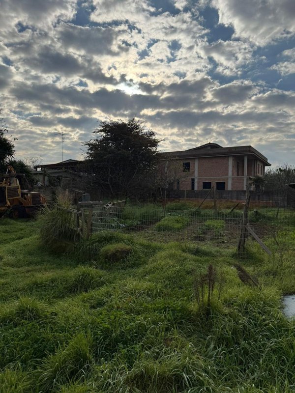 terreno in vendita a Giugliano in Campania