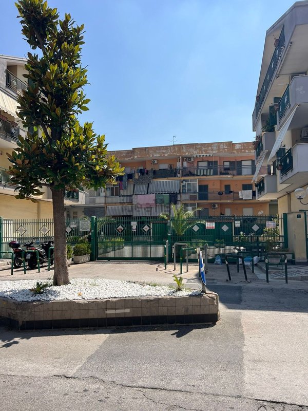 box auto in vendita a Giugliano in Campania