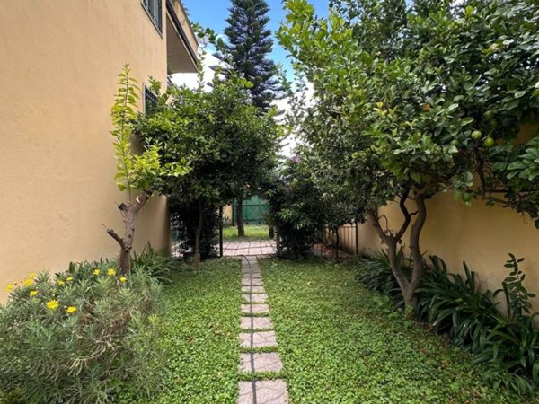 intera palazzina in vendita a Giugliano in Campania