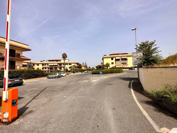 box auto in vendita a Giugliano in Campania