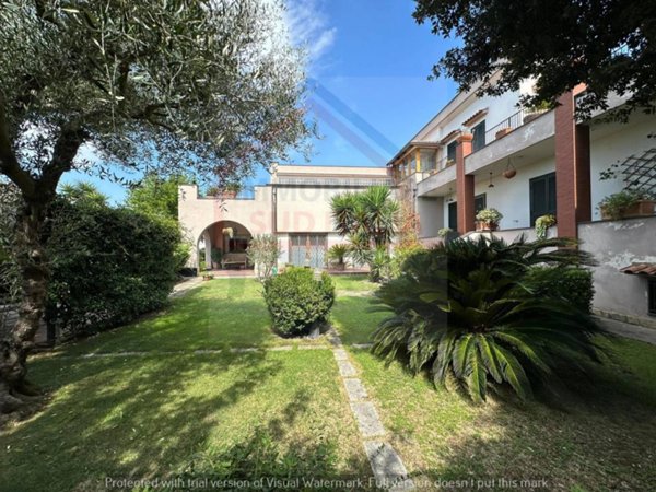 casa indipendente in vendita a Giugliano in Campania in zona Varcaturo