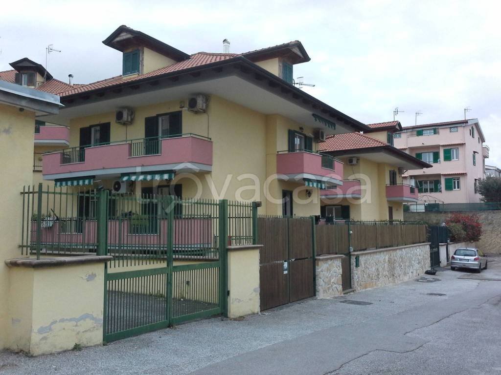 casa indipendente in vendita a Giugliano in Campania in zona Lago Patria