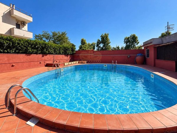 casa indipendente in vendita a Giugliano in Campania in zona Lago Patria