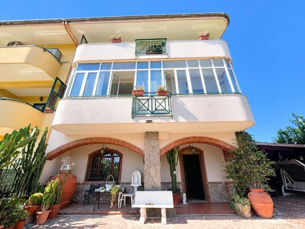 casa indipendente in vendita a Giugliano in Campania