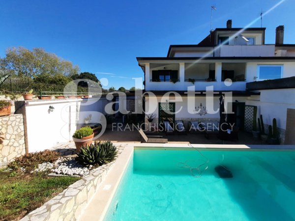casa indipendente in vendita a Giugliano in Campania