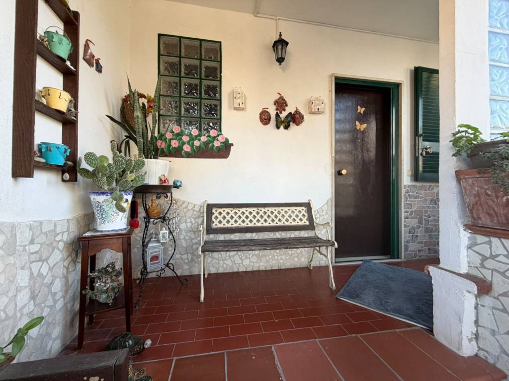 casa indipendente in vendita a Giugliano in Campania in zona Varcaturo