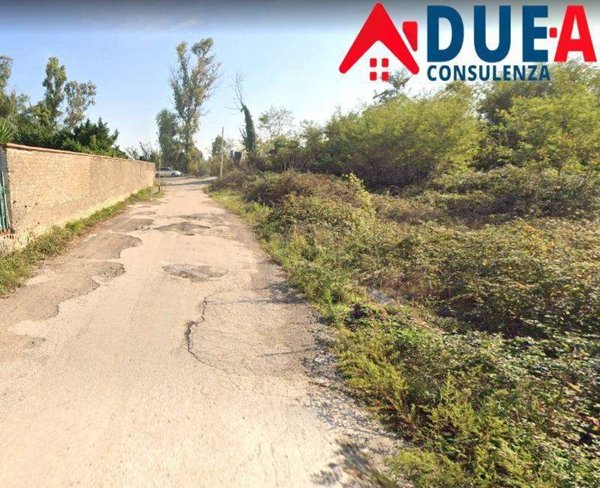 casa indipendente in vendita a Giugliano in Campania in zona Varcaturo
