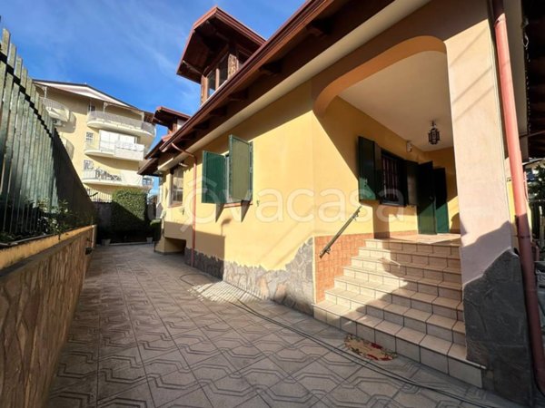 casa indipendente in vendita a Giugliano in Campania