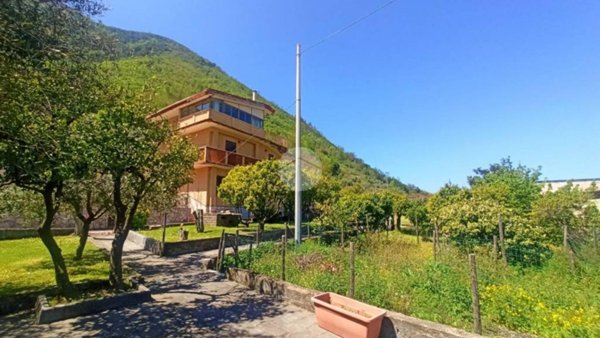 casa indipendente in vendita a Gragnano