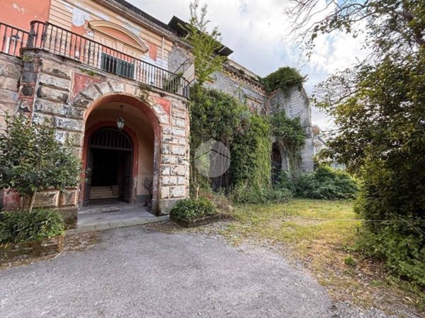 casa indipendente in vendita a Gragnano