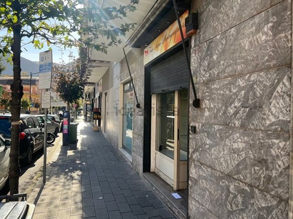 locale commerciale in vendita a Gragnano