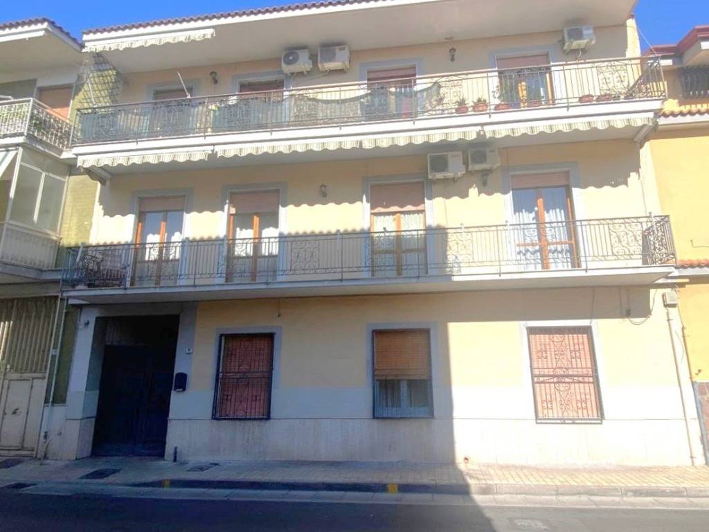 intera palazzina in vendita a Grumo Nevano