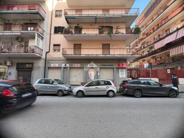negozio in vendita a Grumo Nevano