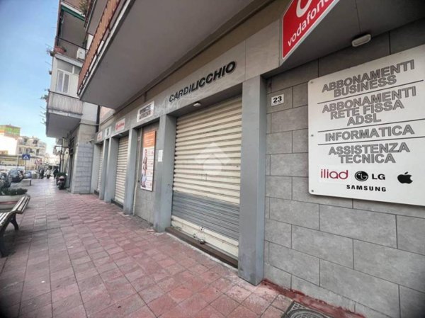 negozio in vendita a Grumo Nevano