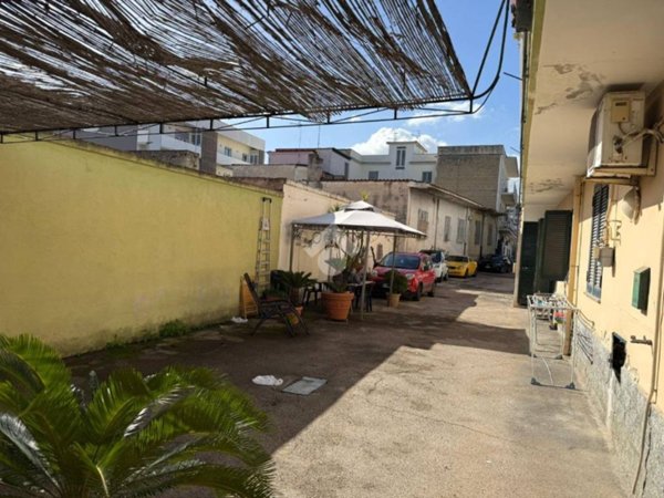 intera palazzina in vendita a Grumo Nevano