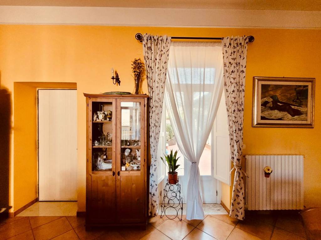 intera palazzina in vendita a Grumo Nevano