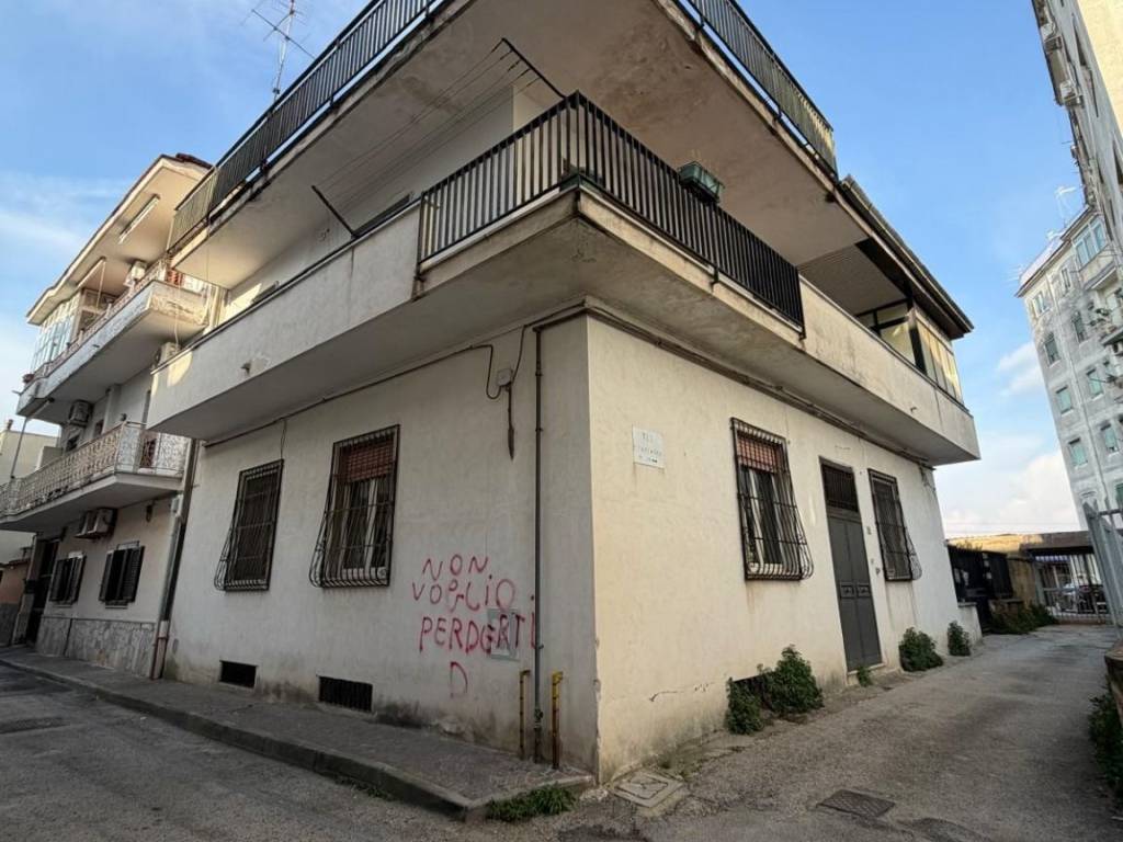 intera palazzina in vendita a Grumo Nevano