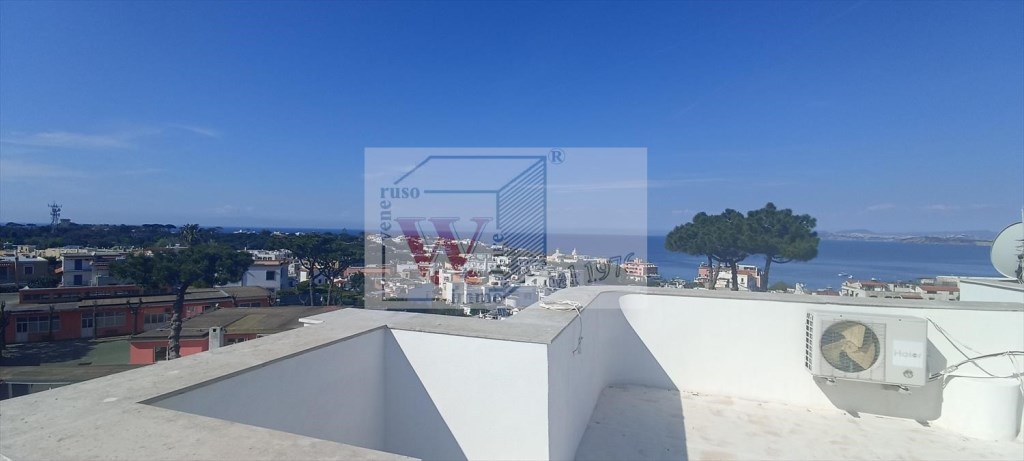 casa indipendente in vendita ad Ischia