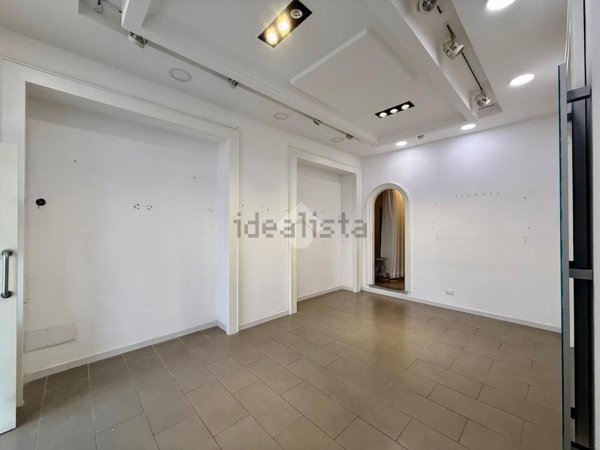 locale commerciale in vendita ad Ischia