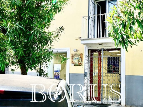 casa indipendente in vendita ad Ischia