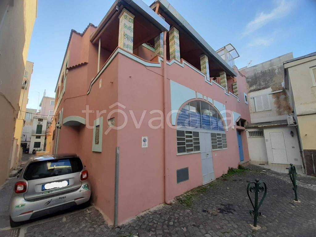 casa indipendente in vendita ad Ischia