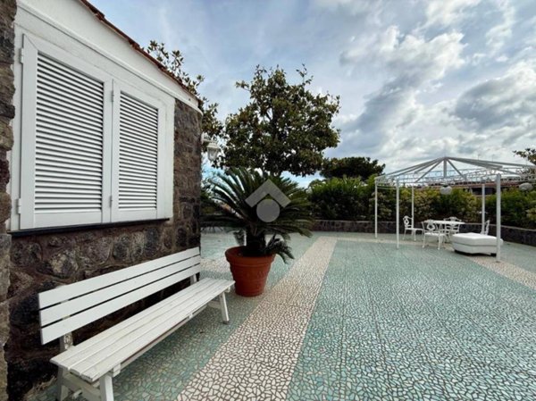 casa indipendente in vendita ad Ischia