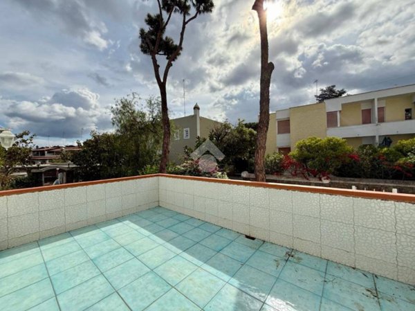 casa indipendente in vendita ad Ischia