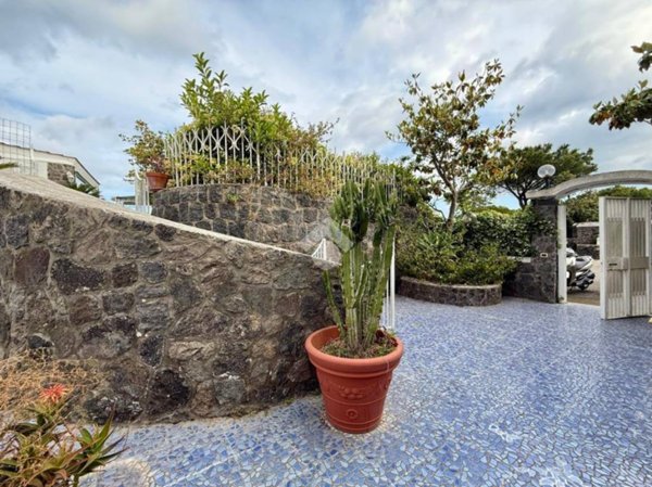 casa indipendente in vendita ad Ischia