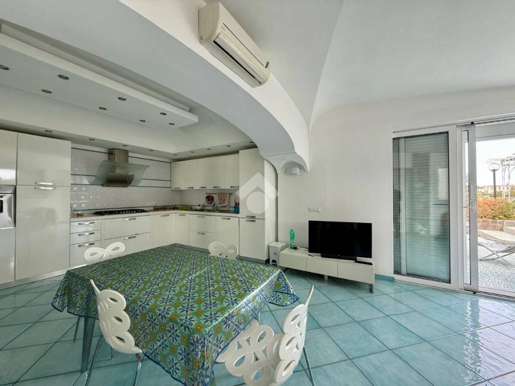 casa indipendente in vendita ad Ischia