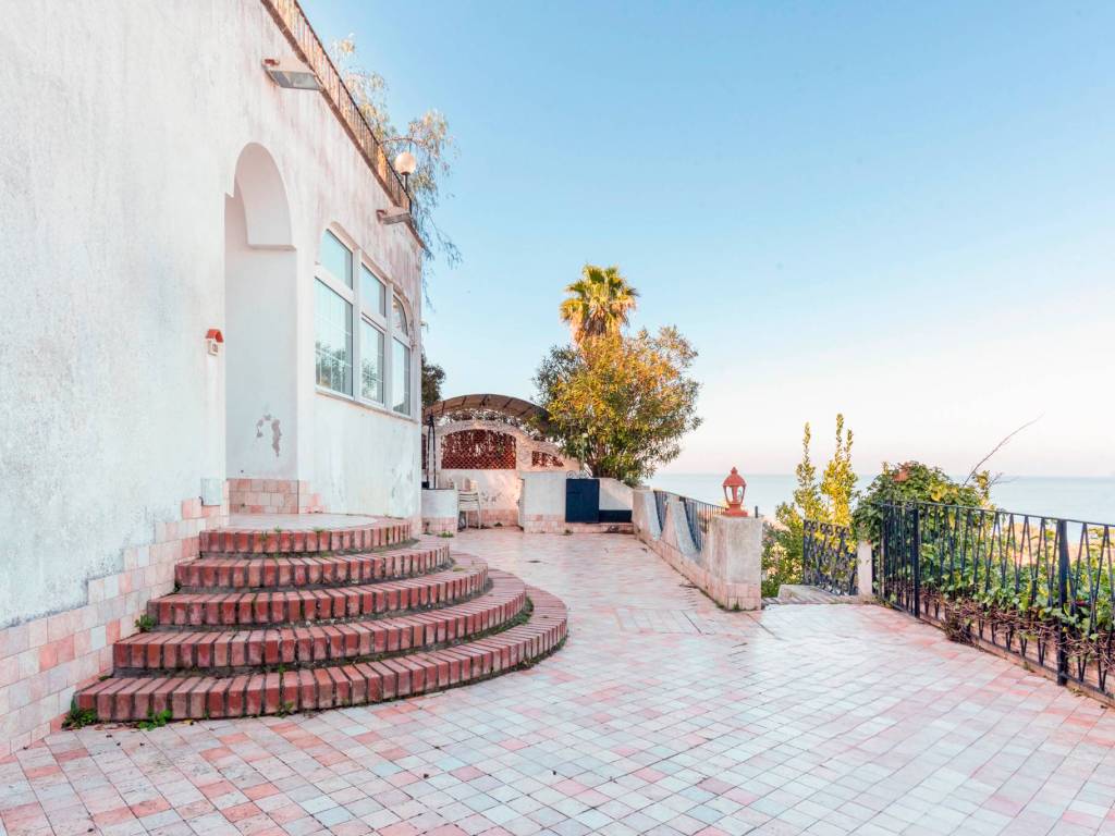 casa indipendente in vendita ad Ischia