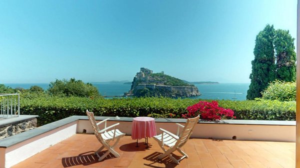casa indipendente in vendita ad Ischia