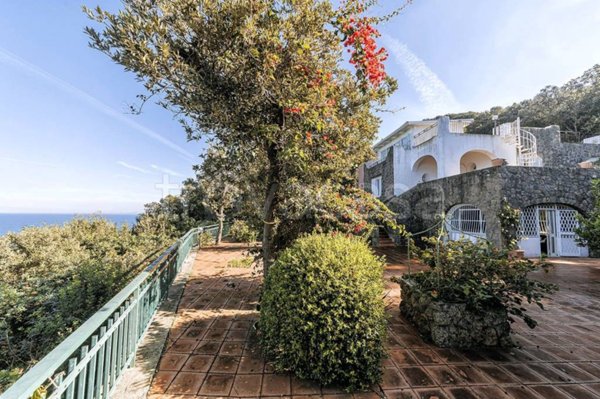 casa indipendente in vendita ad Ischia