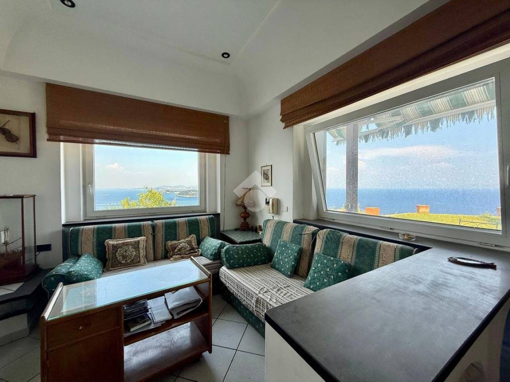 casa indipendente in vendita ad Ischia