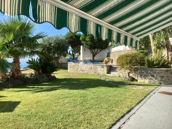 casa indipendente in vendita ad Ischia