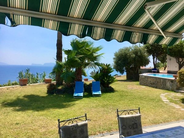 casa indipendente in vendita ad Ischia