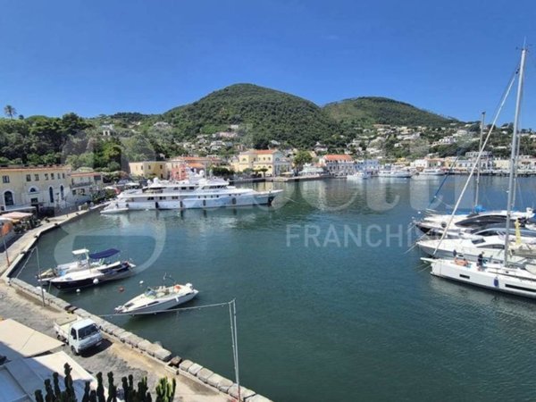 appartamento in vendita ad Ischia