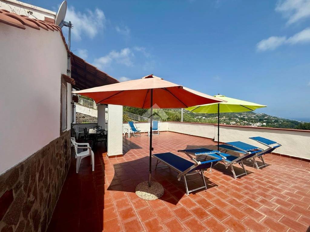 casa indipendente in vendita ad Ischia
