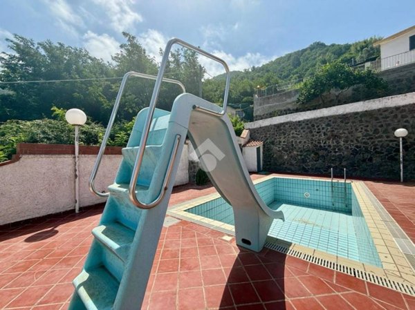 casa indipendente in vendita ad Ischia