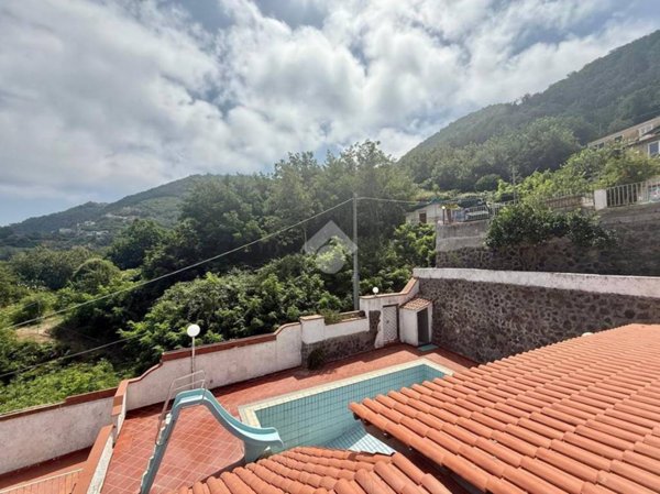 casa indipendente in vendita ad Ischia