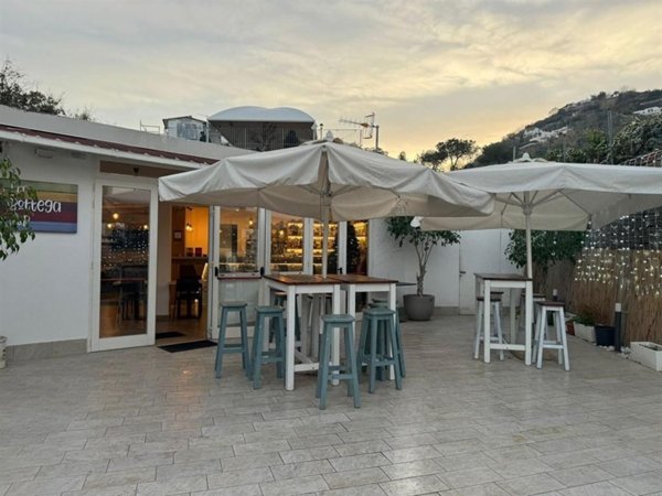 negozio in vendita ad Ischia