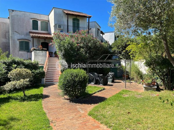 casa indipendente in vendita ad Ischia