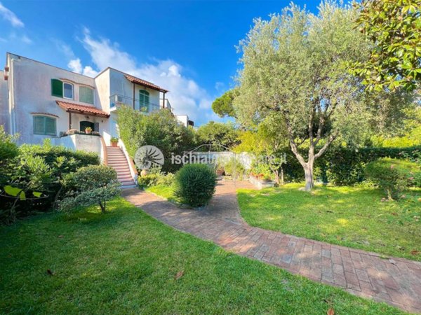 casa indipendente in vendita ad Ischia