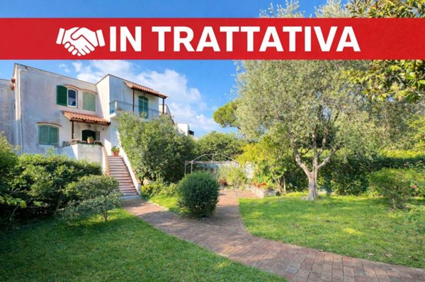 casa indipendente in vendita ad Ischia