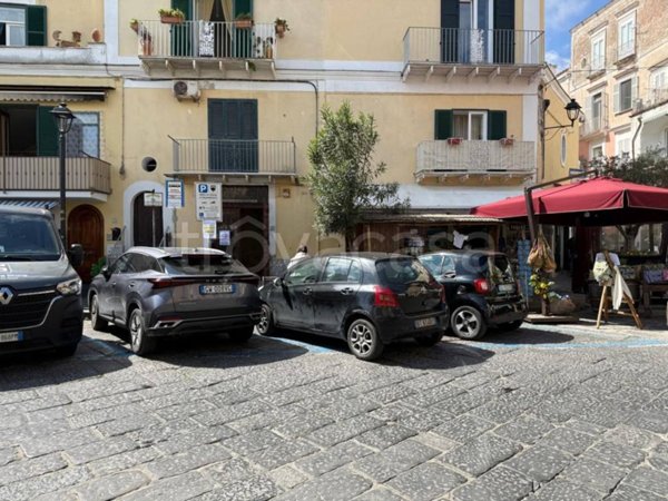 negozio in vendita ad Ischia