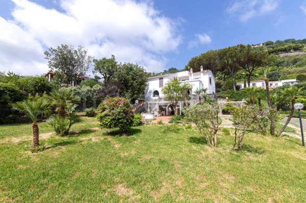 appartamento in vendita ad Ischia