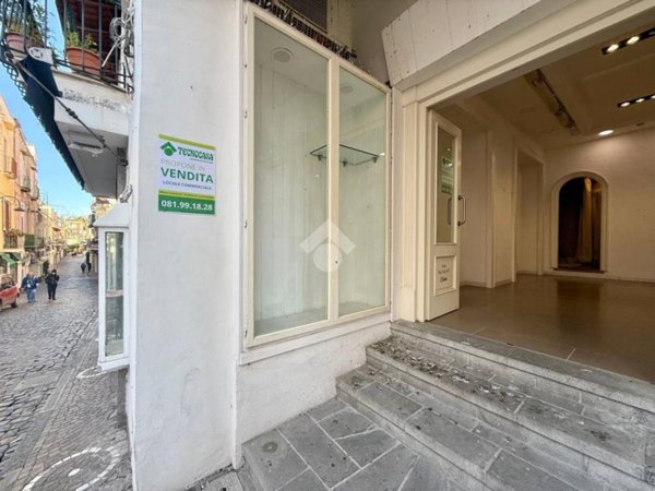 negozio in vendita ad Ischia