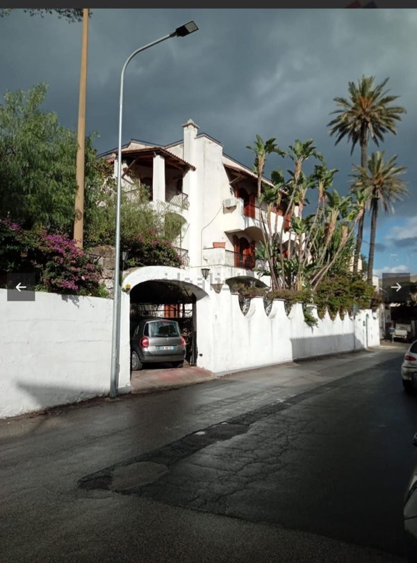 casa indipendente in vendita ad Ischia