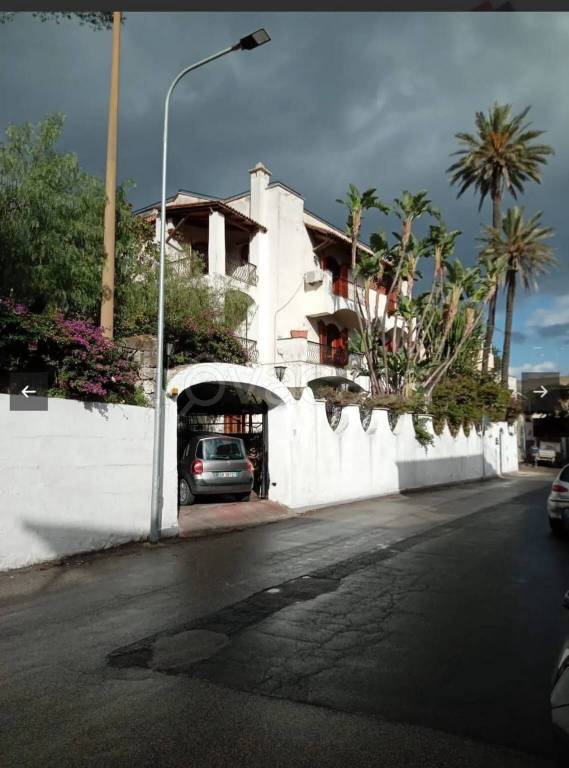 casa indipendente in vendita ad Ischia