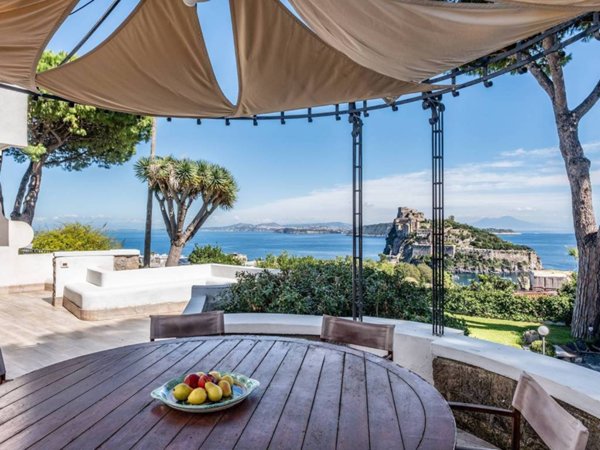 casa indipendente in vendita ad Ischia
