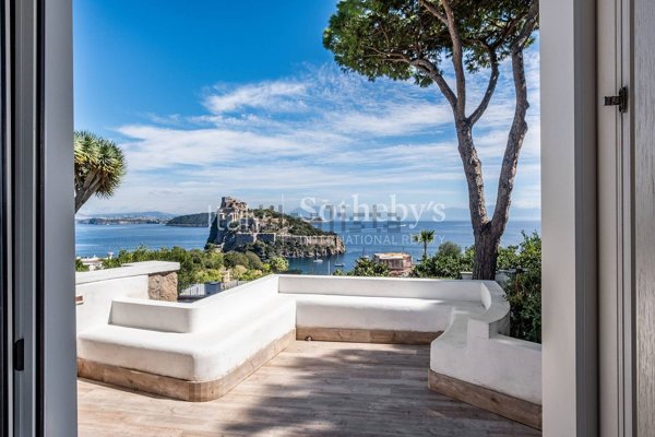 casa indipendente in vendita ad Ischia